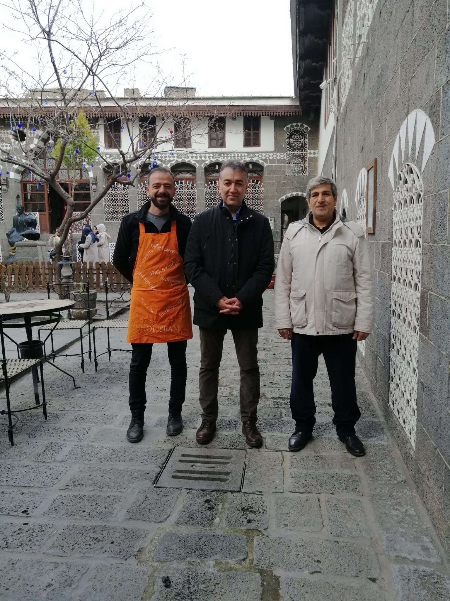 Diyarbakır Cahit Sıtkı Tarancı Müzesi Cafesinde  Bitlis valisi sayın Oktay Çağatay Valimizle karşılaştık 